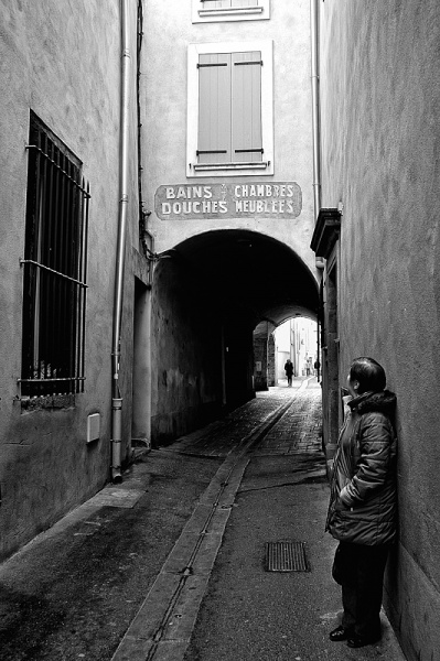Petite rue de l'Isle sur la Sorgues - Sorgue085NB.jpg Sorgue085NB.jpg